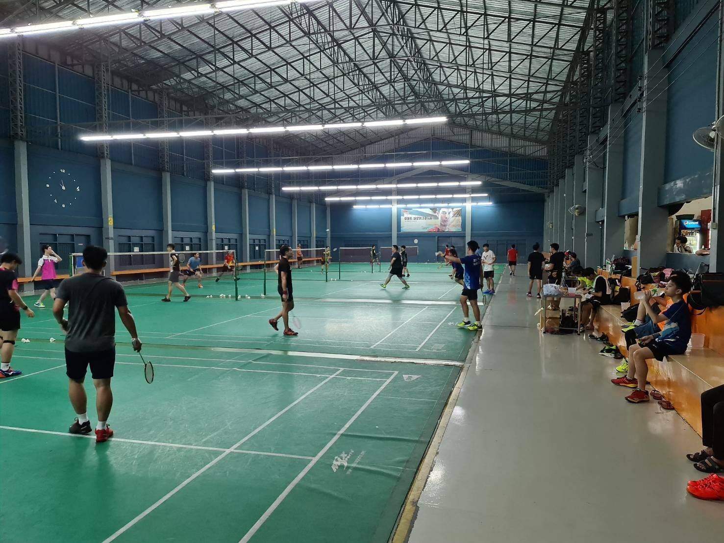 All of the Badminton fields in town to burn energy for healthy! (Part 2)